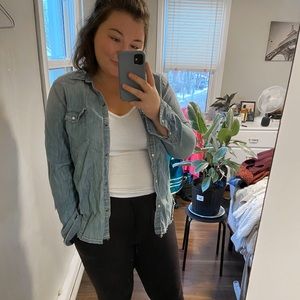 American Eagle Slim fit Denim Button Up Shirt